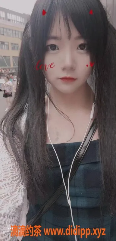 成都楼凤-成都小羽毛，24岁萝莉身材优服务