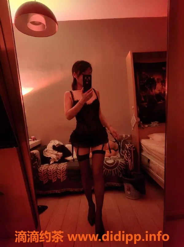 深圳楼凤资源信息,罗湖蔷薇，800元享受深喉与69服务