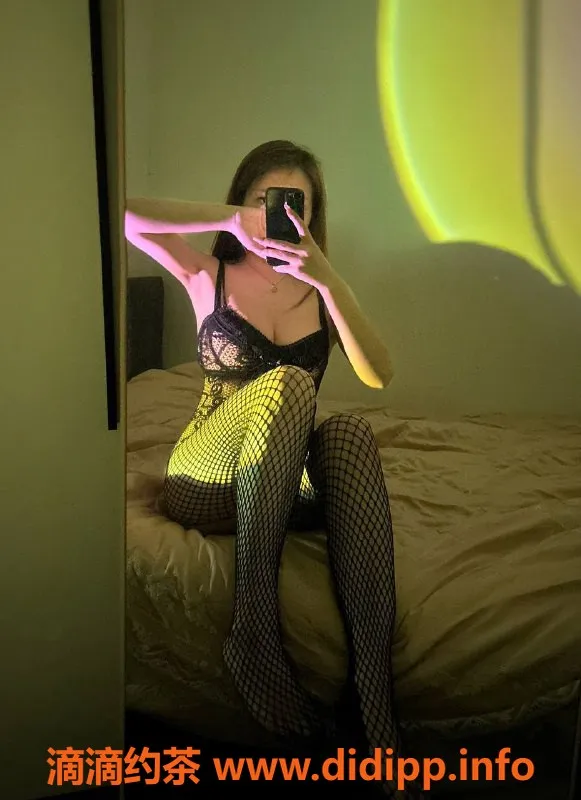 深圳楼凤-宝安旺仔牛奶—750元深喉乳交服务