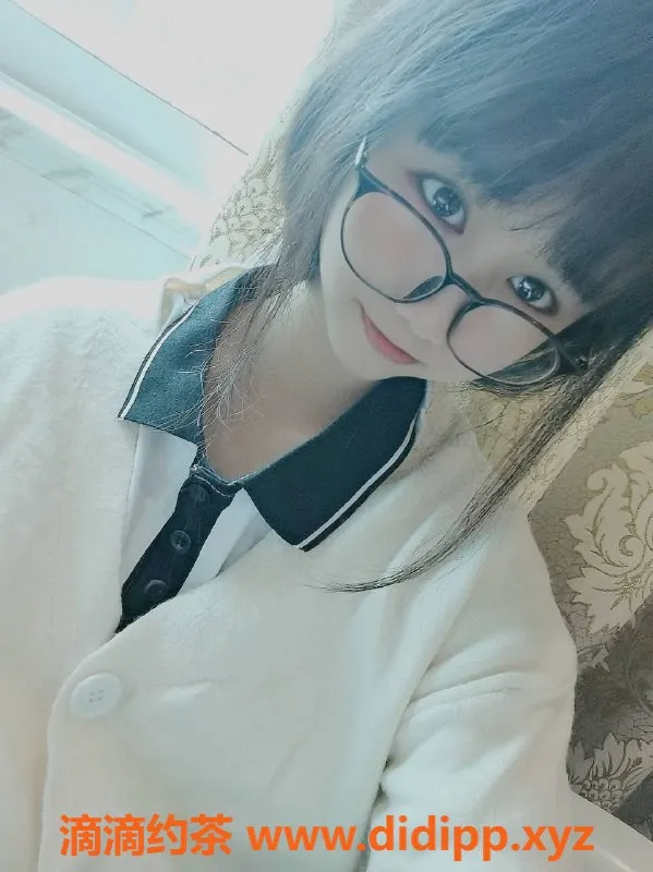 北京楼凤-北京草房小不点，19岁，身高165，体重45，茶费1K