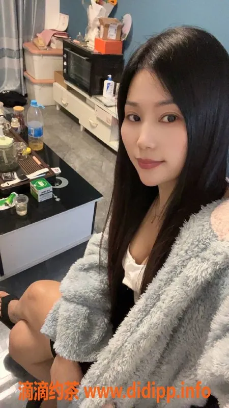 北京楼凤-大屯路诗楠，23岁白嫩C罩杯，可提供三点粉服务