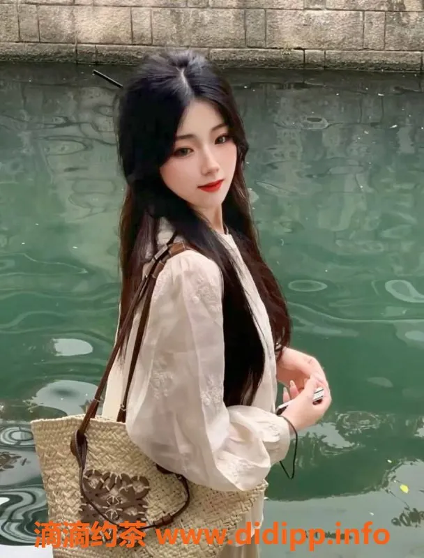 上海楼凤-普陀小榴莲，165高颜值嫩妹，1200P起