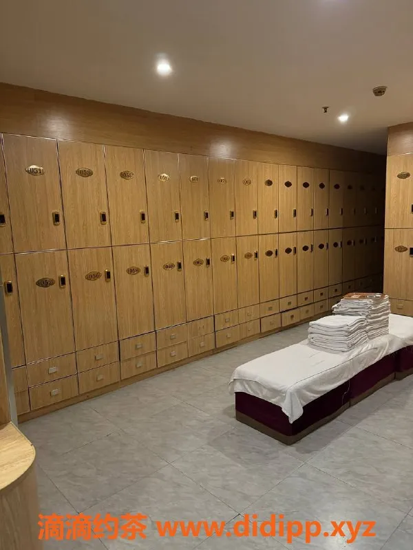 广州spa会所-东平95后全裸魔棒服务，超A牌仅需739