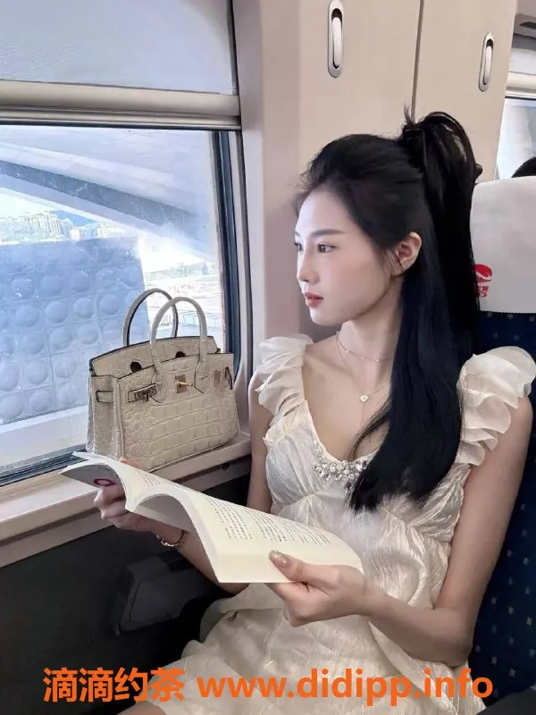 深圳楼凤-福田小谷谷：大长腿美女 1300起