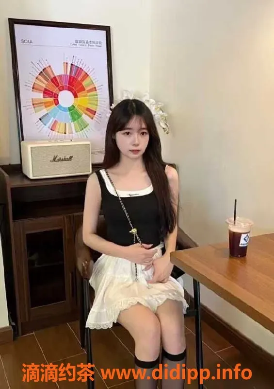 广州楼凤-黄埔朵朵，165cm/46kg，22岁优质服务