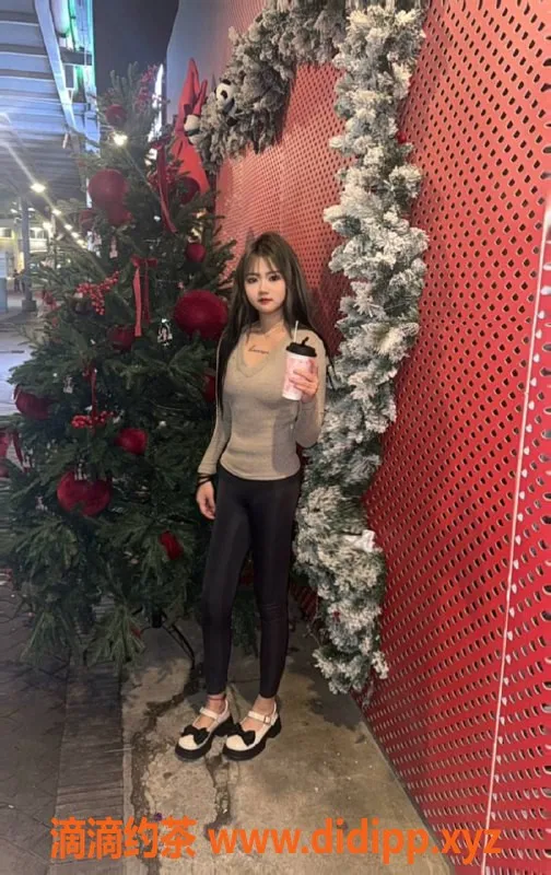 成都楼凤资源信息,成都萱萱，16岁165cm，优质陪洗服务500元