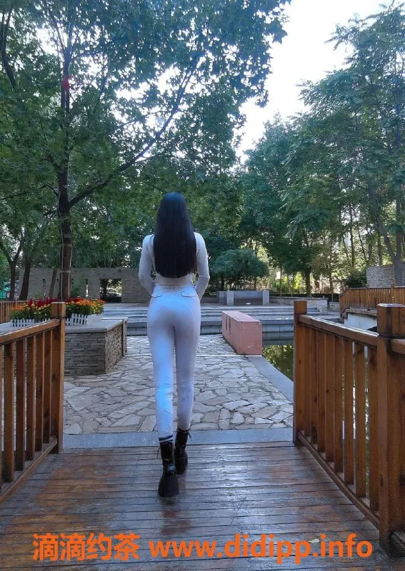 北京spa会所-朝阳平乐园95后丝足浪姐，D罩杯，激情服务！