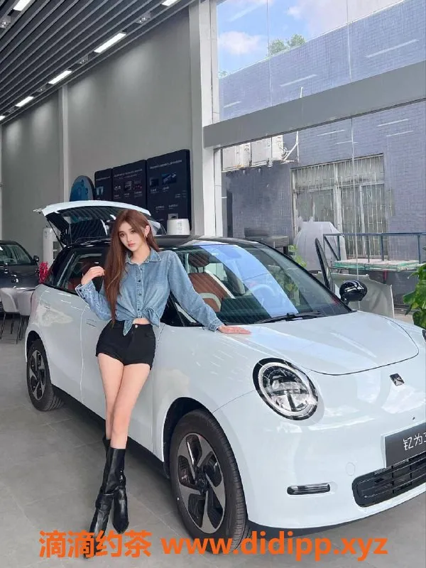 深圳楼凤-南山车模李恩，1298p享多种服务！