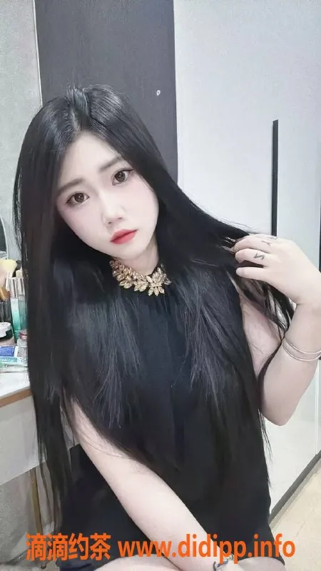 广州楼凤-佛山小琪，嫩妹大长腿，课费6P