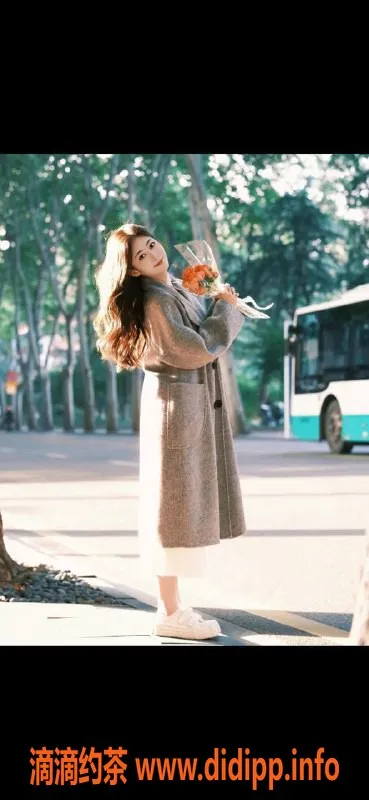 北京楼凤-昌平熟女人妻，167cm丰满肉感，超值泻火服务