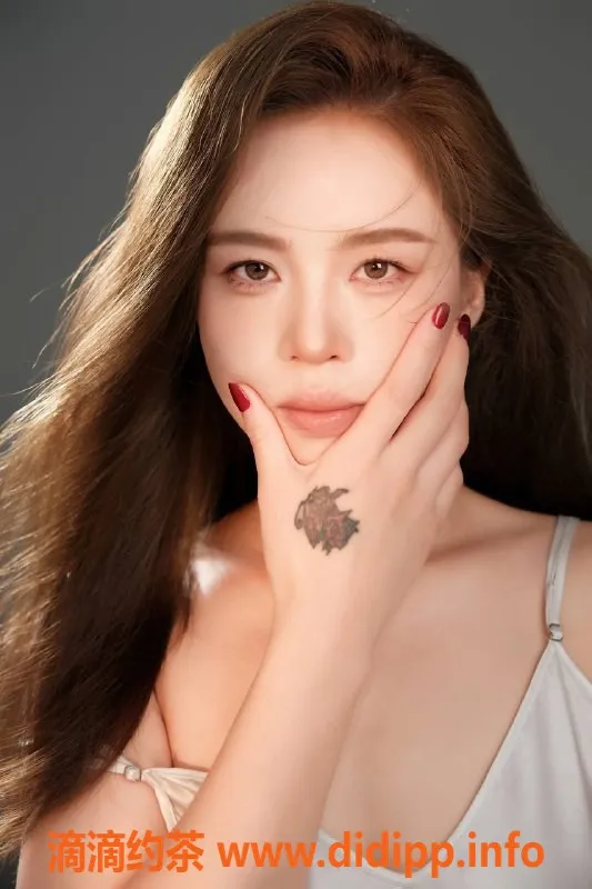 北京楼凤-朝阳小骚姐，刚下海亲民价