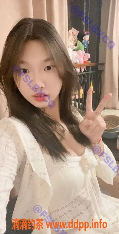 佛山楼凤-顺德婉婉 600元D1，私聊体验六九舌吻服务