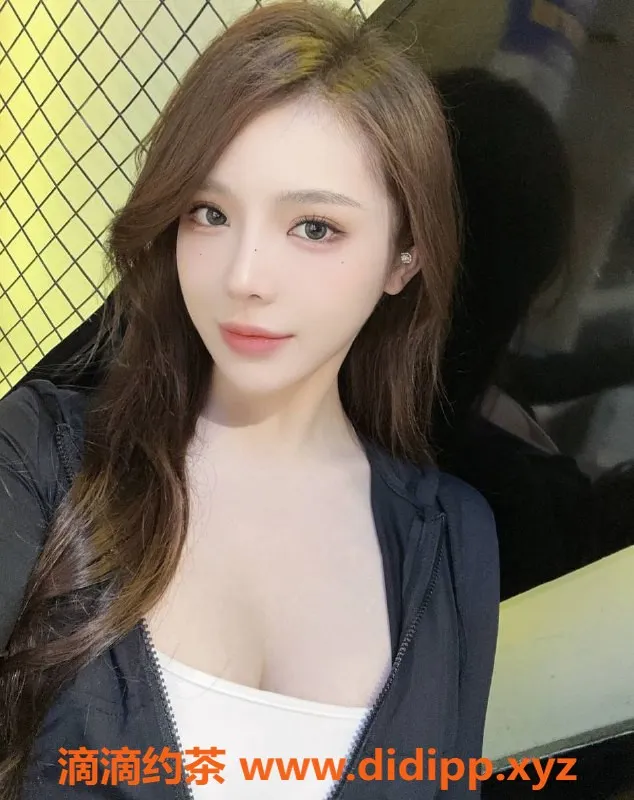 上海楼凤-徐汇馨雅，颜值出众身高167，服务贴心