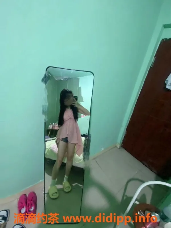 成都楼凤-成都小思，17岁兼职，新人服务568元体验