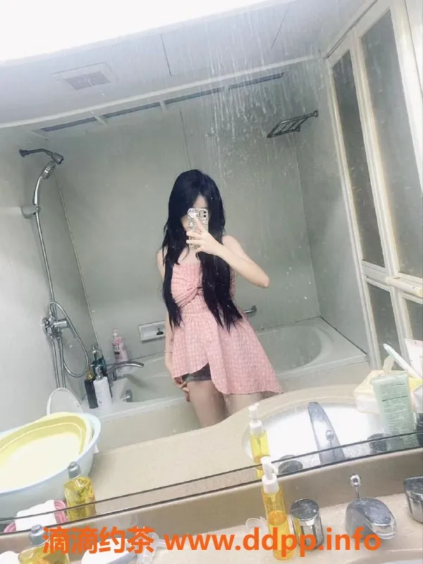 成都楼凤-成都小思，17岁兼职，新人服务568元体验