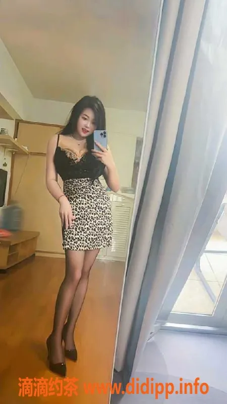 广州楼凤-海珠大波性感服务小灵儿，24岁165cm提供优质体验