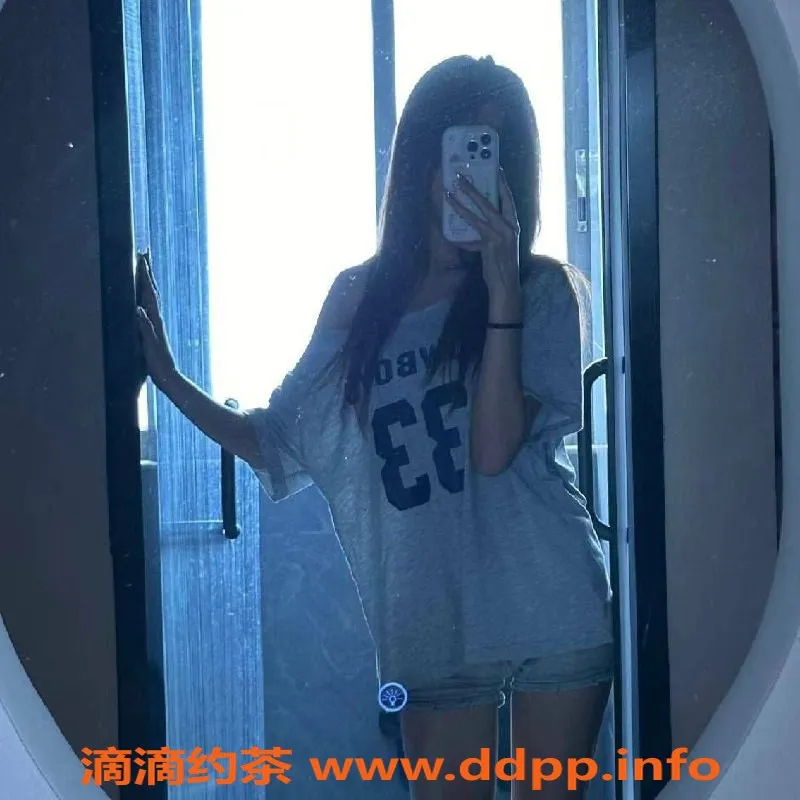 长沙楼凤-雨花区桐桐，21岁165cm，500元享鸳鸯浴