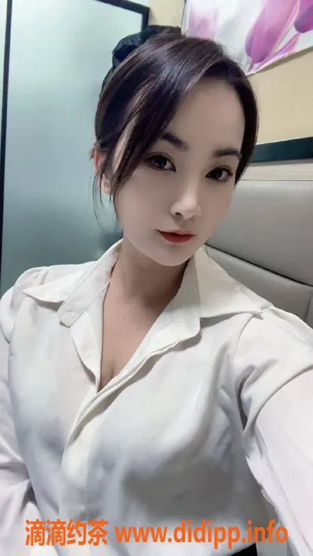 佛山楼凤-顺德小师妹，洗吹做服务，600p起