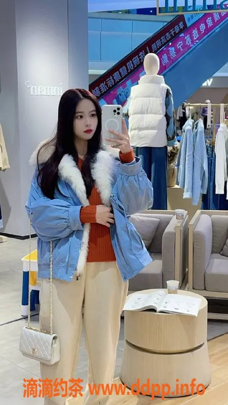 佛山楼凤-南海桂城小言，600元舌吻六九服务