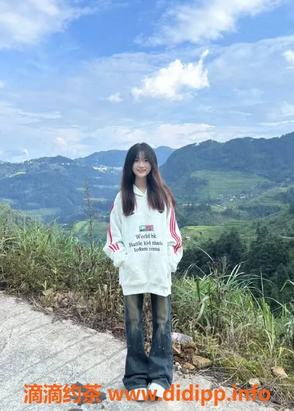 北京楼凤-18岁朝阳清纯小学妹，短期陪玩只需5张次