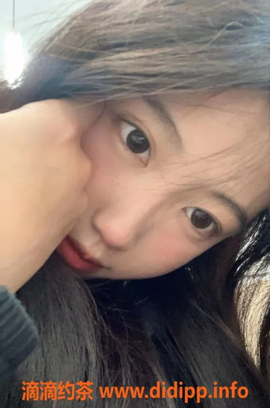 北京楼凤-丰台高档白瘦淑女，18岁163cm，包厢体验超赞！