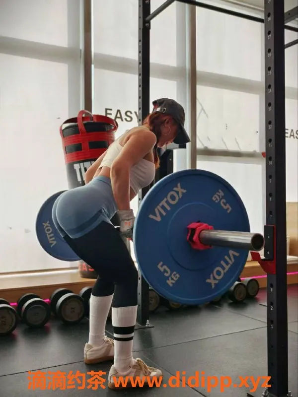 北京楼凤-朝阳百子湾95后瑜伽教练，特会撩