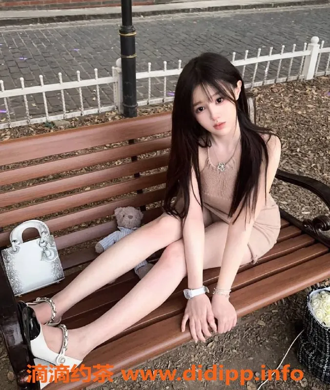 上海楼凤资源信息,黄浦兔兔，一字马，1600元嫩妹服务