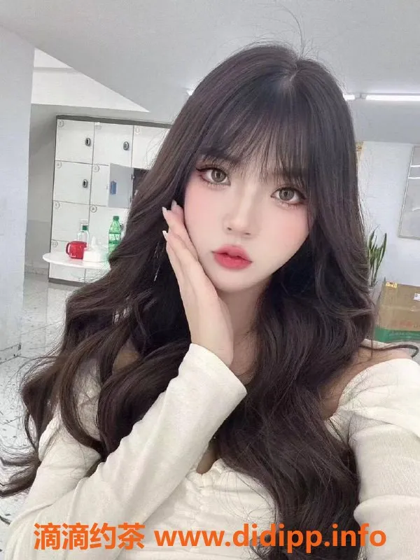 深圳楼凤-宝安雨涵，800元舌吻调情服务