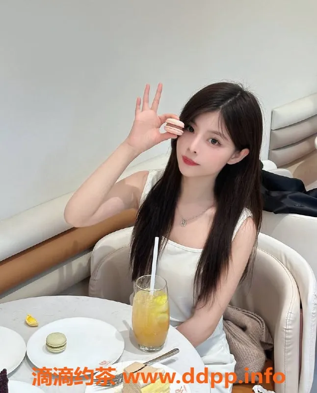 上海楼凤-小乖：浦东嫩妹，162cm身高，900P体验