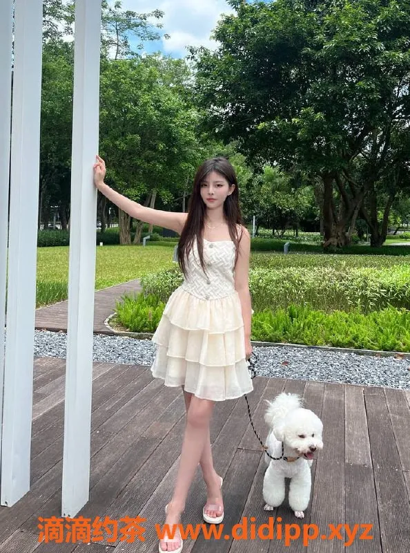 上海楼凤-小乖：浦东嫩妹，162cm身高，900P体验