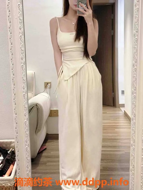 上海楼凤-浦东小岚，身高163，课费1800P，性感C罩杯