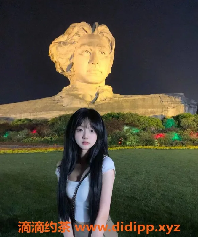 深圳楼凤-龙华小新，1600p享受绝佳服务