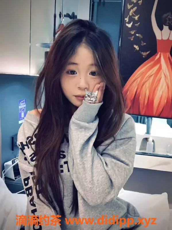 成都楼凤资源信息,成都嫩妹可可，身高158，体重100斤，500元尝试！