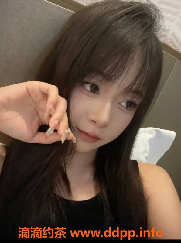 成都楼凤-武侯区小妍学妹，课时费7p，嫩妹身材等你来体验！