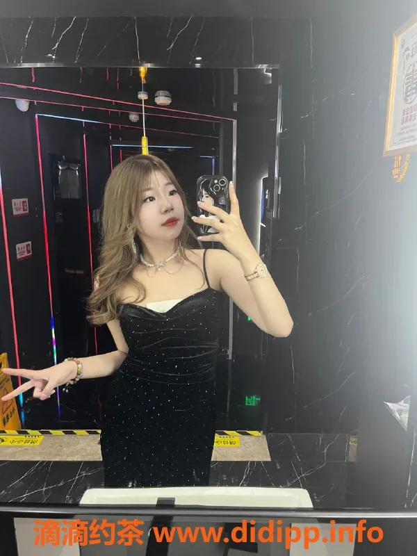 杭州楼凤-拱墅嫩妹早早，800元体验舌吻与69服务