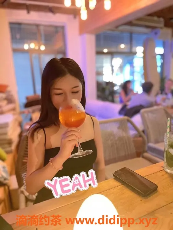 重庆楼凤-玖儿，25岁，身高160cm，价格合理，服务贴心