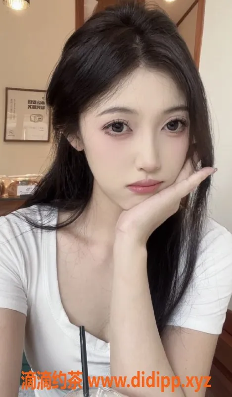 上海楼凤-徐汇舒恩恩：长腿美女 170cm 45KG 1400P起