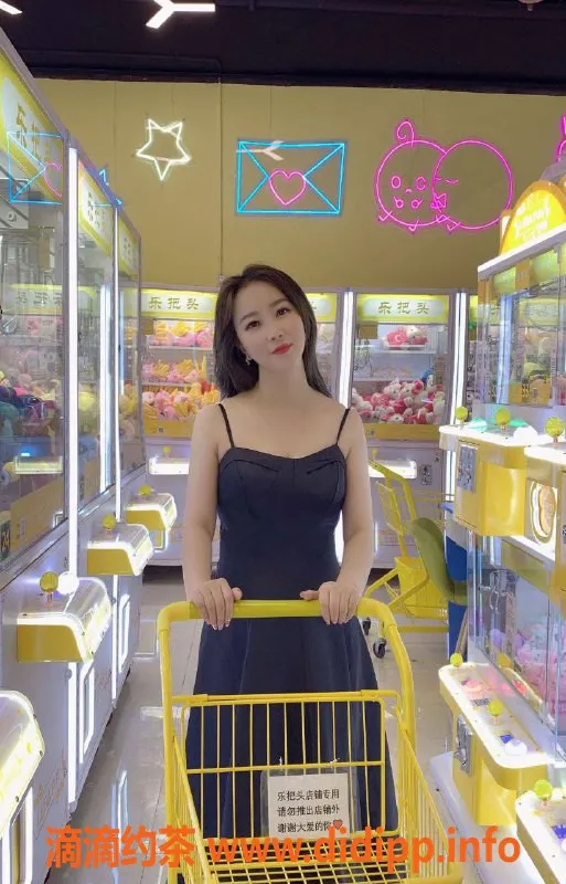 深圳楼凤-宝安洋洋 乳交艳舞 800元起