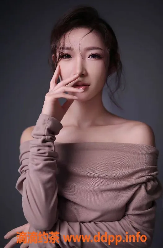 深圳楼凤-南山甜茶，800元深喉口爆，制服丝袜服务