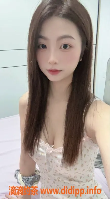 杭州楼凤-上城雪儿，颜值巨乳嫩妹，69互舔服务