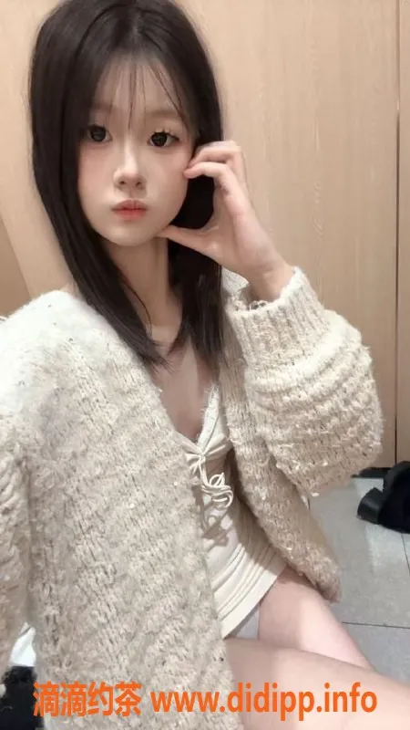 深圳楼凤-深圳坂田小豆芽，18岁长腿美少女，800元起