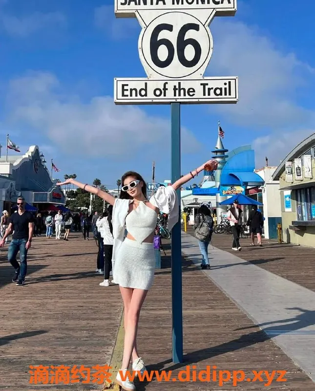 杭州上门服务-滨江D杯美少女，21岁43kg热情服务