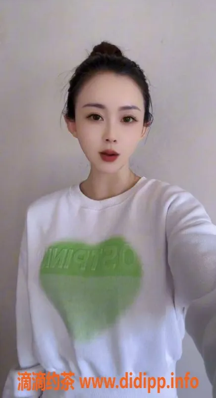 武汉楼凤-洪山区芯芯：27岁大长腿御姐，500元起超值服务