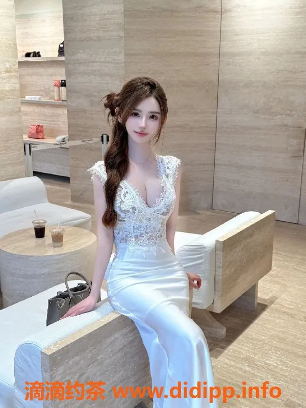 宁波楼凤-宁波23岁小网红lucky，超高颜值服务1200元起