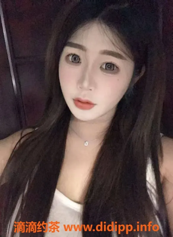 南京楼凤-建邺区18岁微坦嫩妹佳佳，身高170，水费700P起