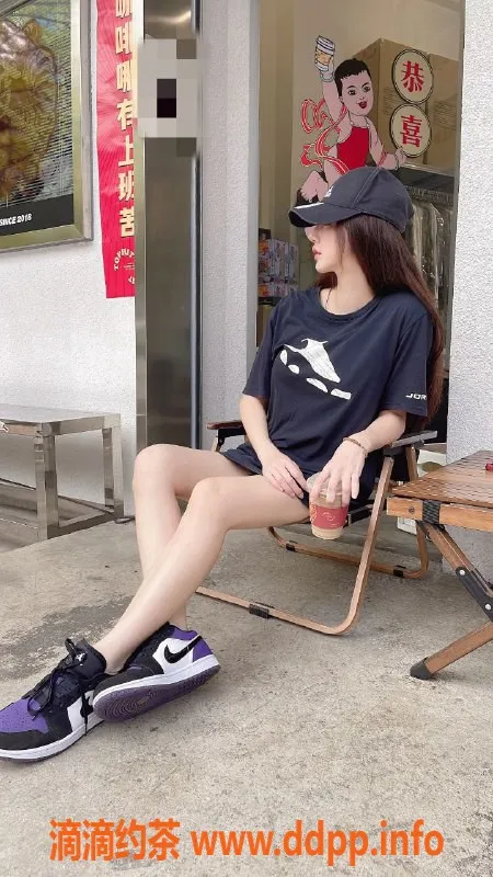 北京楼凤资源信息,朝阳区娇小女孩初玖，1600起步，香港血统！