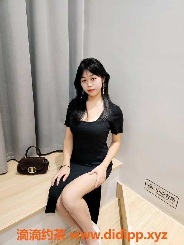 长沙楼凤-雨花区嫩妹小婷，20岁163cm，48kg，6p起