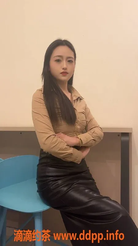 深圳楼凤-龙华佳佳 - 22岁成都辣妹，身高160，课费700元起