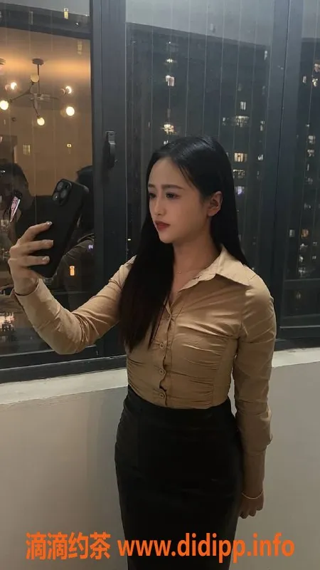 深圳楼凤资源信息,龙华佳佳 - 22岁成都辣妹，身高160，课费700元起