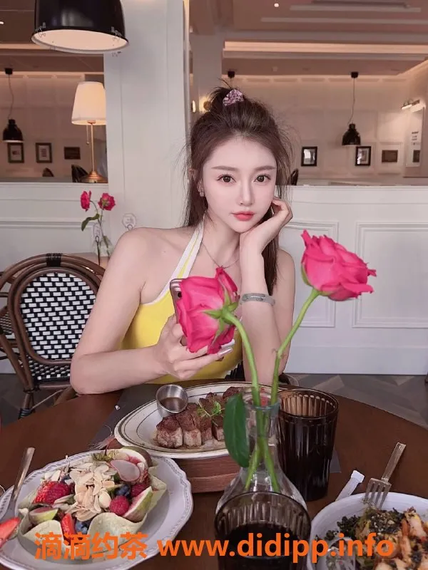 广州楼凤-天河御姐雪莉，超大胸长腿，13P等你来约